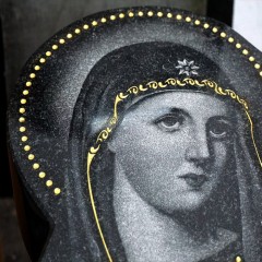 Покрытие декора сусальным золотом